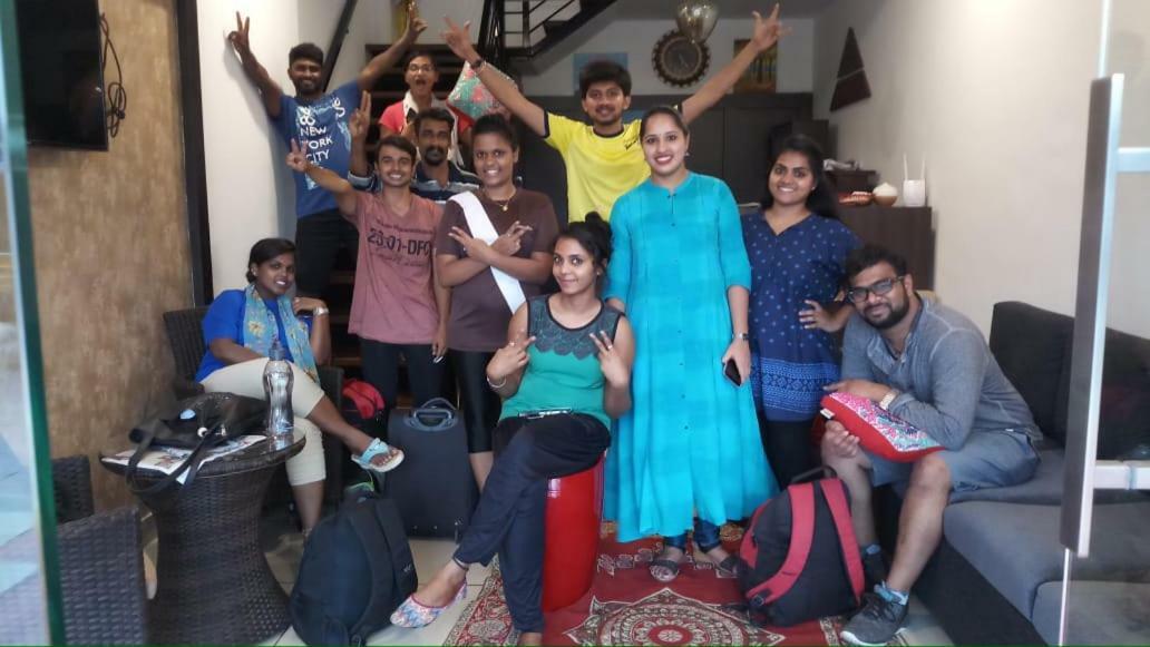 The Metro Pod - Backpackers A/C Dormitory Kochi Екстериор снимка