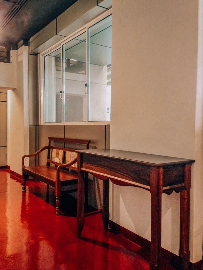 The Metro Pod - Backpackers A/C Dormitory Kochi Екстериор снимка